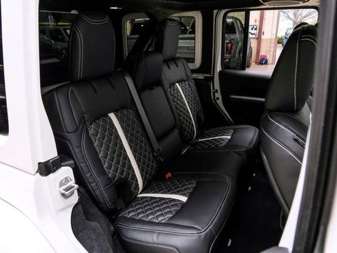 Used 2022 Jeep Wrangler Unlimited Rubicon w/ Trailer Tow Package image 77