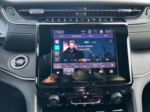 New 2025 Jeep Grand Cherokee L Altitude image 11