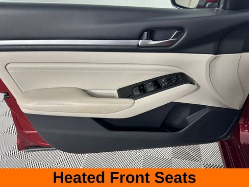 Used 2022 Nissan Altima 2.5 SV w/ SV Premium Package image 10