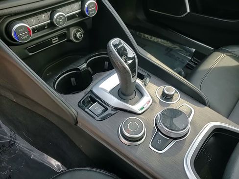 Used 2022 Alfa Romeo Giulia Ti w/ Active Assist Plus Package image 32