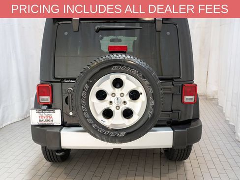 Used 2015 Jeep Wrangler Unlimited Sahara w/ Connectivity Group AWD/4WD image 4