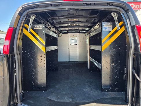 Used 2023 GMC Savana 3500 Extended w/ Driver Convenience Package image 12