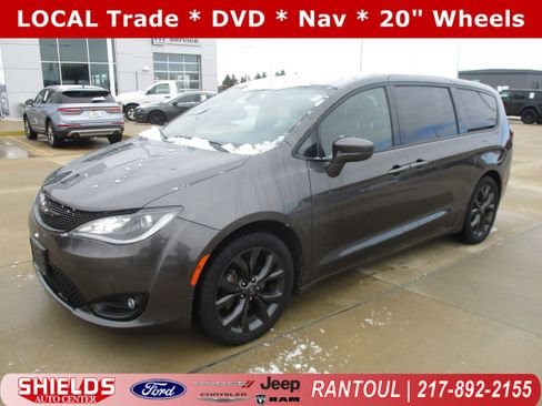 Used 2018 Chrysler Pacifica Touring Plus w/ S Appearance Package image 1