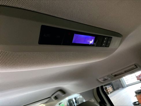 Used 2024 Toyota Sienna LE image 29