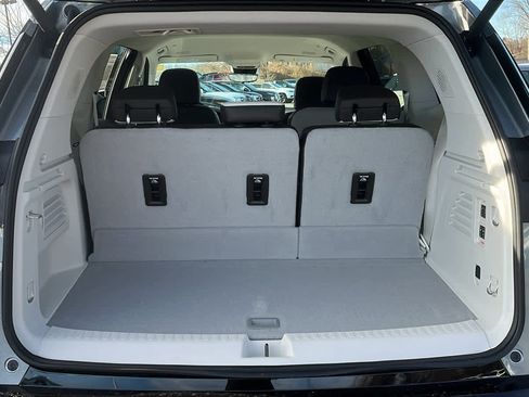 Used 2025 GMC Acadia Denali w/ Super Cruise Package image 22