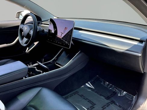 Used 2020 Tesla Model 3 Performance image 26