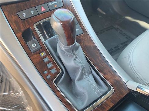 Used 2013 Buick LaCrosse Leather FWD image 12