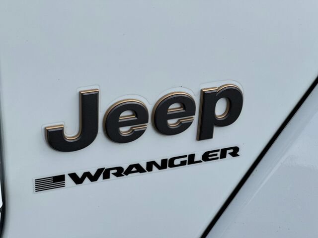 Used 2023 Jeep Wrangler Unlimited Rubicon 392 w/ Trailer Tow Package AWD/4WD image 32