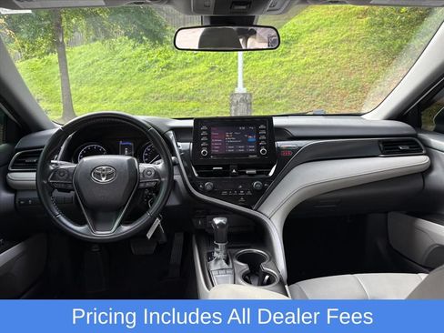 Used 2022 Toyota Camry SE FWD image 8