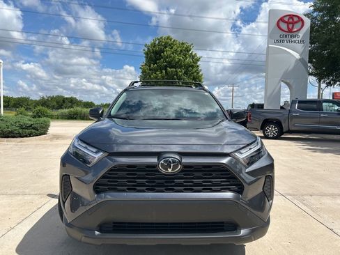 Used 2025 Toyota RAV4 LE AWD/4WD image 2