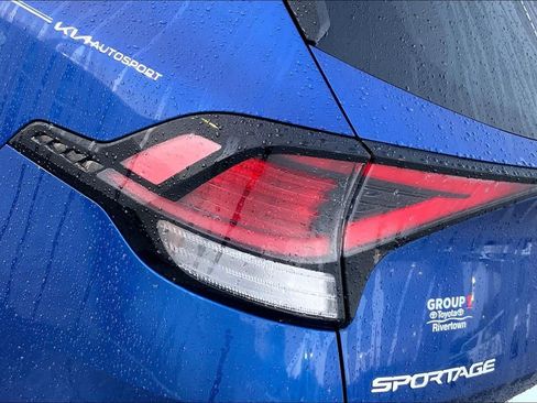 Used 2024 Kia Sportage EX FWD image 25