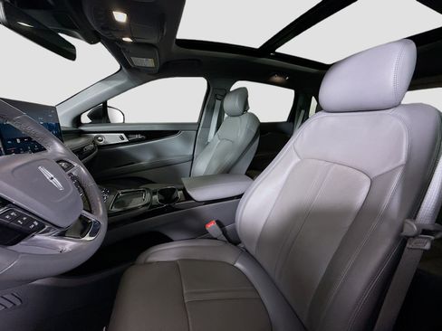 Used 2021 Lincoln Nautilus Reserve w/ Equipment Group 202A image 22