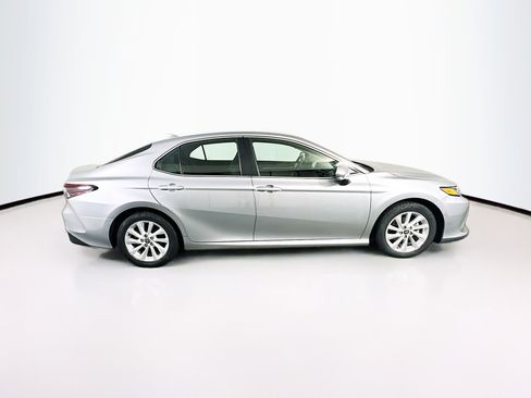 Used 2024 Toyota Camry LE w/ Convenience Package image 10