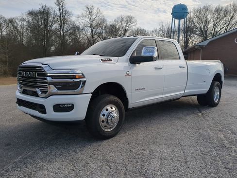 Used 2025 RAM 3500 Laramie image 6
