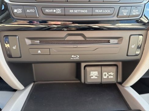 Used 2022 Honda Pilot Touring image 14