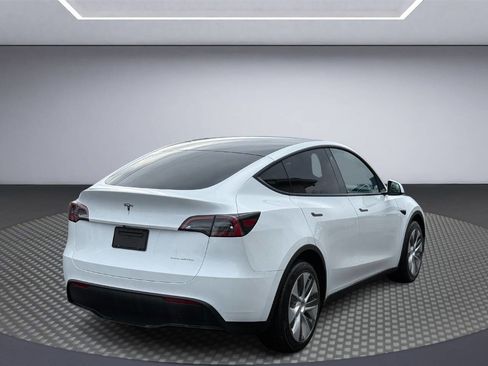 Used 2023 Tesla Model Y Long Range image 7