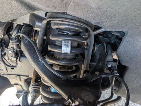 Used 2024 Chevrolet Colorado ZR2 w/ Technology Package AWD/4WD image 24