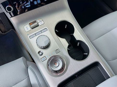 Certified 2026 Genesis GV70 2.5T Advanced AWD/4WD image 15