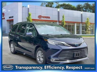 Used 2023 Toyota Sienna XLE