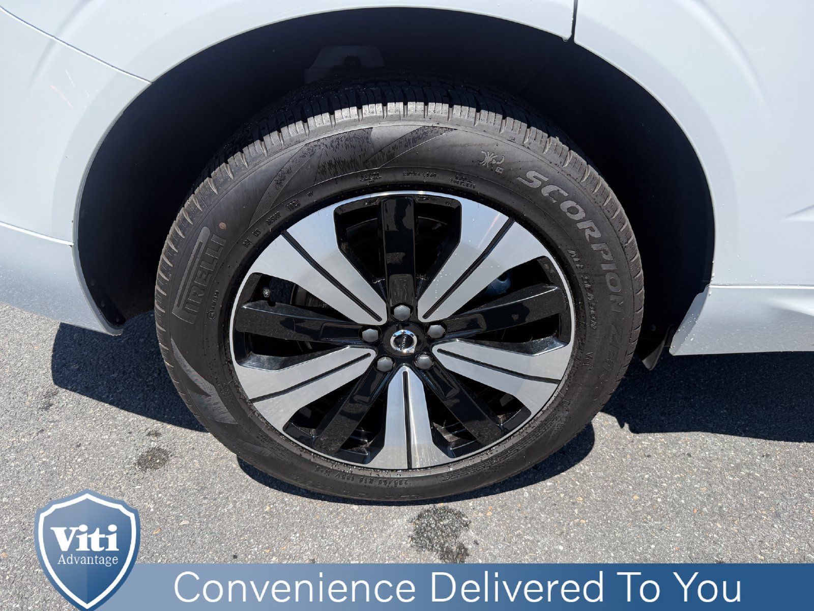 Certified 2025 Volvo XC60 T8 Plus w/ Protection Package Premier AWD/4WD image 14