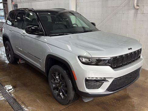 New 2025 Jeep Grand Cherokee Limited AWD/4WD image 43