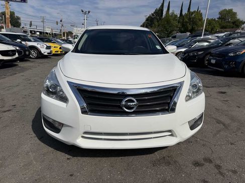 Used 2015 Nissan Altima 2.5 S w/ Sport Value Package FWD image 2