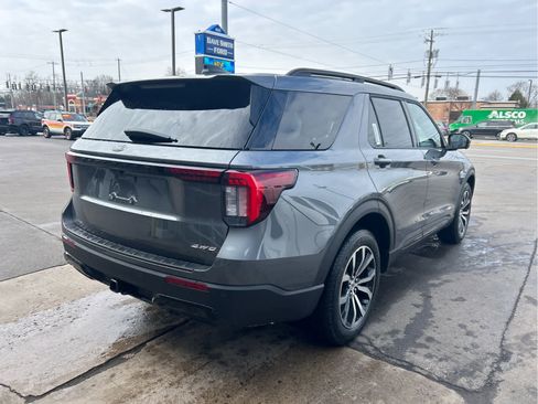 New 2026 Ford Explorer ST-Line image 8
