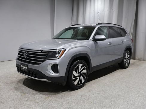 Used 2025 Volkswagen Atlas SE AWD/4WD image 5