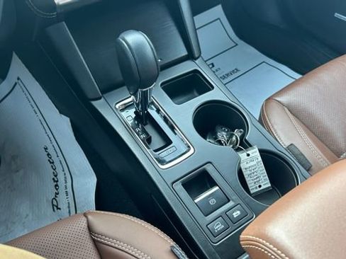 Used 2018 Subaru Outback 3.6R Touring image 25