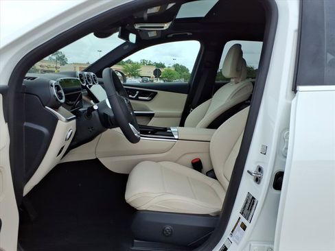 Used 2026 Mercedes-Benz GLC 300 4MATIC image 11