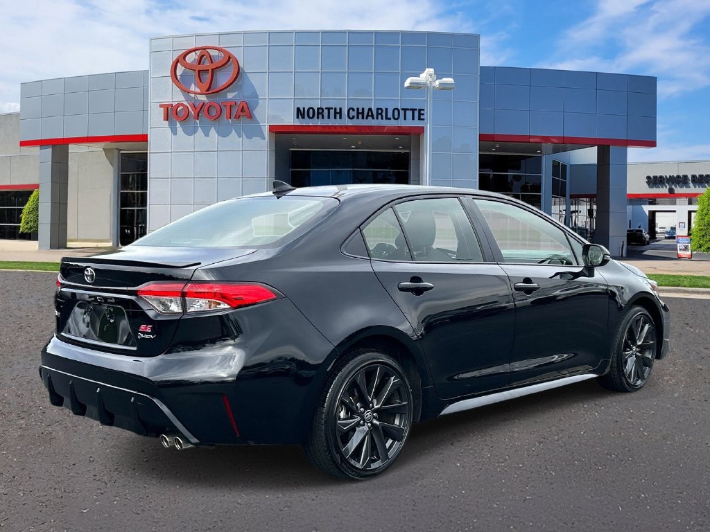 Used 2026 Toyota Corolla SE w/ SE Premium Package FWD image 8
