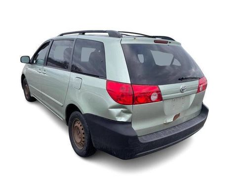 Used 2009 Toyota Sienna CE image 3