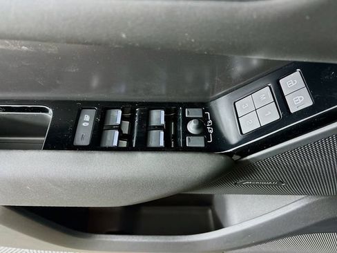 New 2026 Land Rover Range Rover Velar S image 19