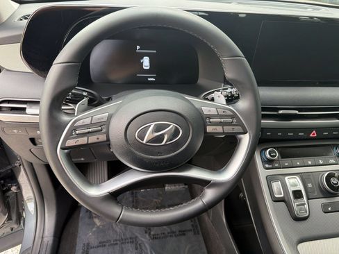 Used 2025 Hyundai Palisade SEL FWD image 11