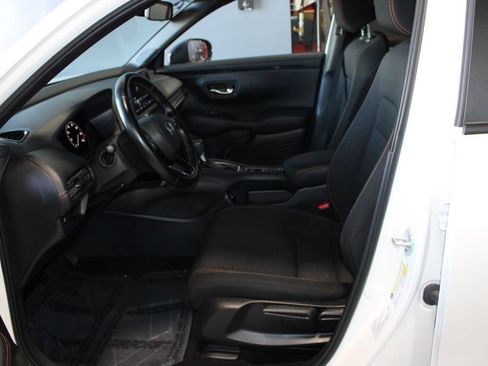 Used 2025 Honda HR-V Sport image 7