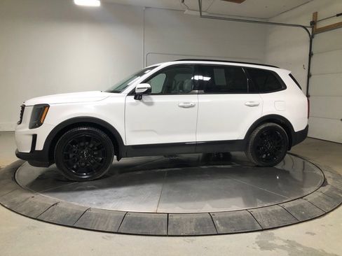 Used 2022 Kia Telluride SX w/ SX Prestige Package image 4