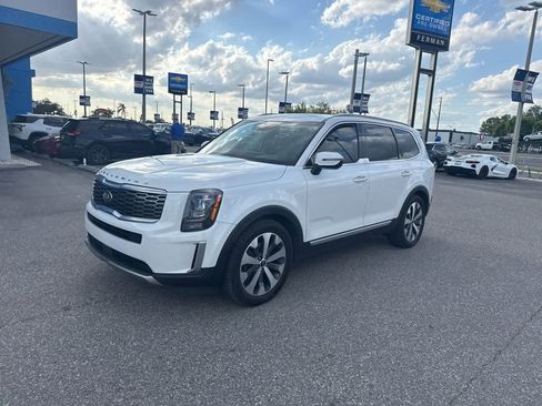 Used 2020 Kia Telluride S w/ S 8 Passenger Seating Package FWD image 2