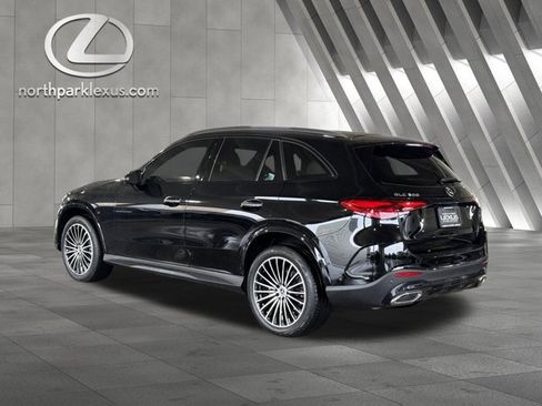Used 2025 Mercedes-Benz GLC 300 image 2