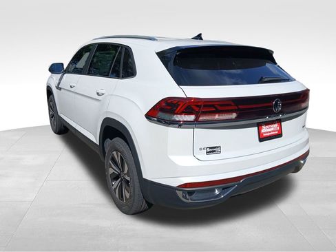 New 2026 Volkswagen Atlas Cross Sport SE image 3
