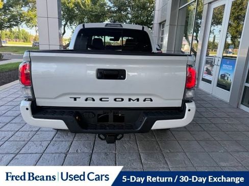 Used 2022 Toyota Tacoma TRD Sport w/ Technology Package AWD/4WD image 7