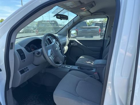 Used 2020 Nissan Frontier S image 8