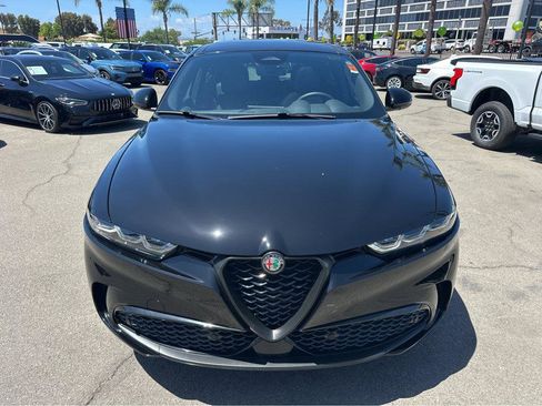 Used 2024 Alfa Romeo Tonale Veloce w/ Premium Interior Package image 2