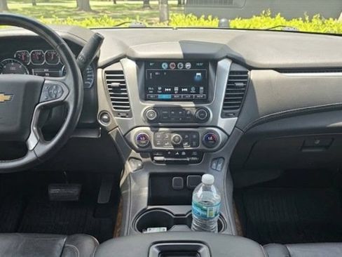 Used 2020 Chevrolet Tahoe LT w/ Luxury Package AWD/4WD image 4
