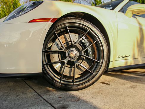 Used 2025 Porsche 911 Targa 4 GTS image 13