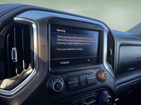 Used 2022 Chevrolet Silverado 2500 LT w/ Convenience Package image 23