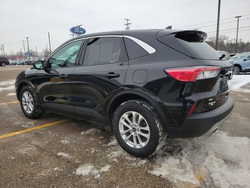 Certified 2022 Ford Escape SE w/ Convenience Package image 3
