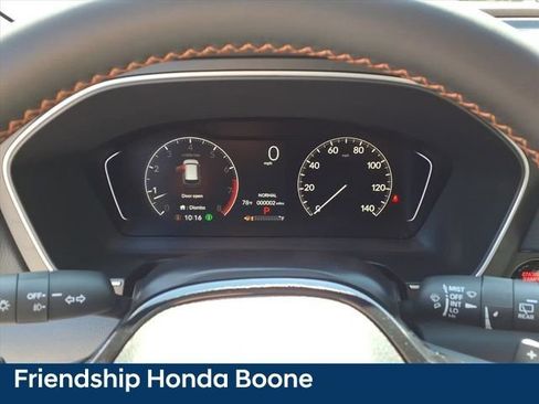 Used 2025 Honda Pilot Sport image 14