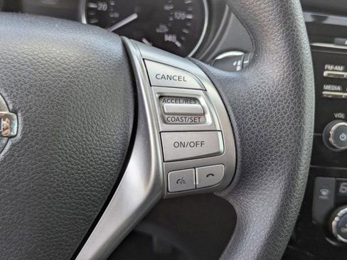 Used 2016 Nissan Rogue SV w/ SV Family Package FWD image 58
