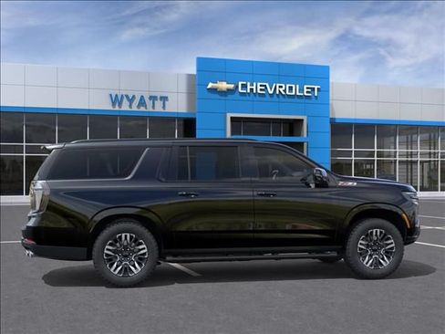 New 2026 Chevrolet Suburban Z71 w/ Z71 Off-Road Package AWD/4WD image 6