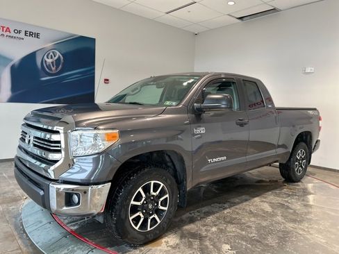 Used 2016 Toyota Tundra SR5 image 2
